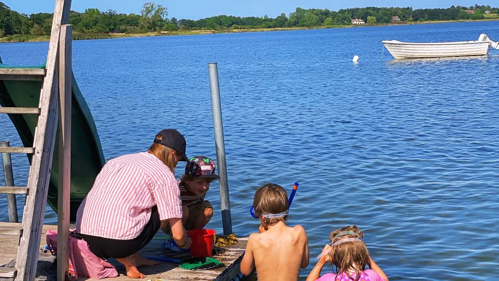 Familie ved vandet
