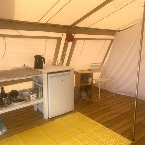 Family Safari Tent idendørs